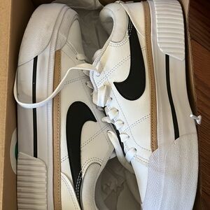 Nike Court Legacy Lift